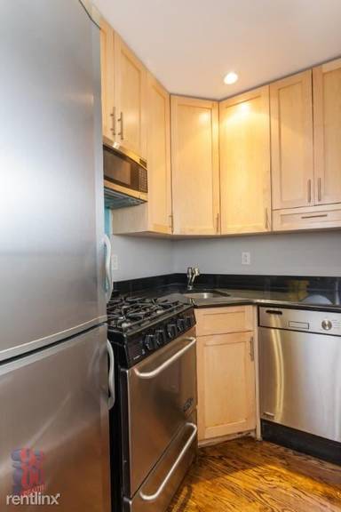 Main picture of 89 Clinton St