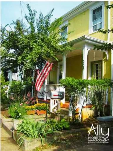 Main picture of 208 6th St NW