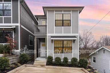 Main picture of 4423A Providence Hts