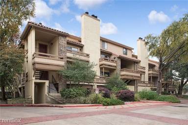 Main picture of 7640 W Greenway Blvd