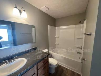 Main picture of 3128 W College St