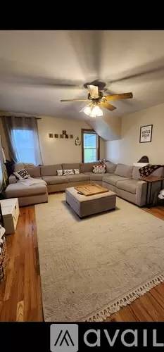 Main picture of 2242 E Maple St