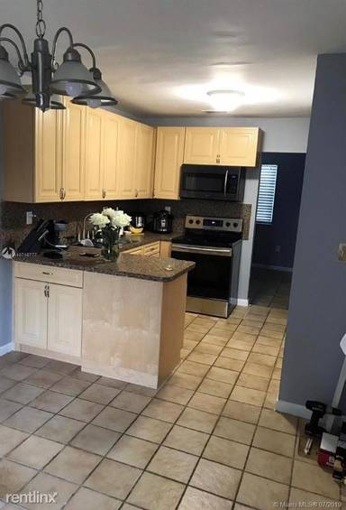 Main picture of 1696 Sunrise Blvd