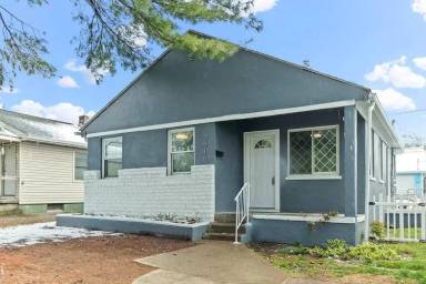 Main picture of 2892 Azelda St
