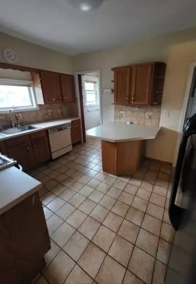 Main picture of 429 Chenango St