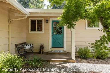 Main picture of 10687 Alta St