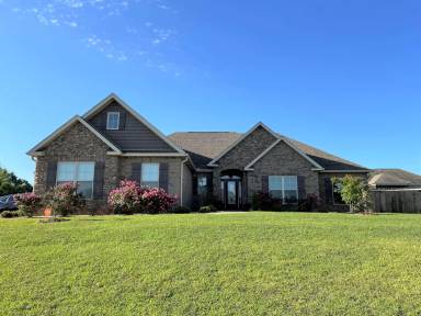 Main picture of 103 Crest Hill Dr