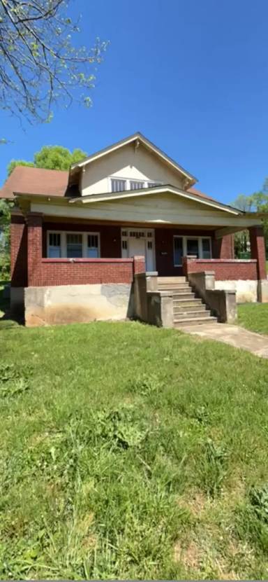 Main picture of 1901 Patterson Ave SW