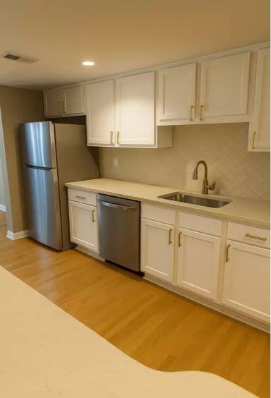 Main picture of 372 Summerhaven Dr N