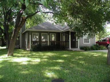 Main picture of 5212 Guadalupe St