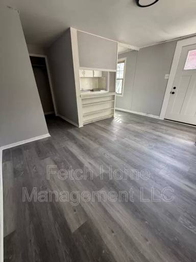 Main picture of 666 E Market St