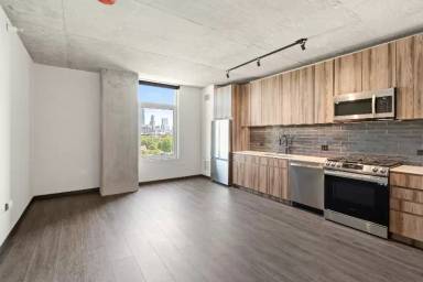 Main picture of 156 N Ashland Ave