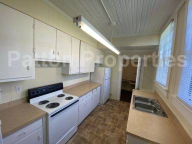 Main picture of Devine St