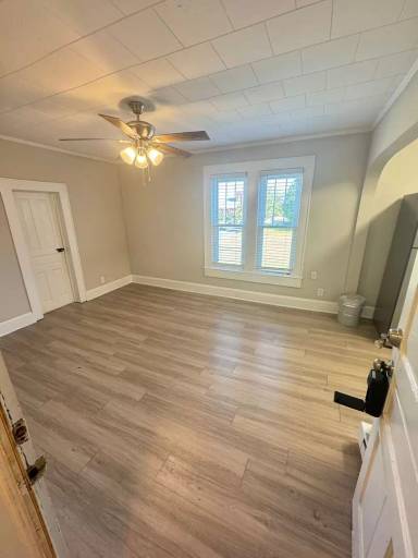 Main picture of 215 W Rice St