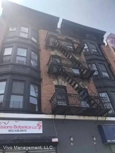Main picture of 358 S Orange Ave