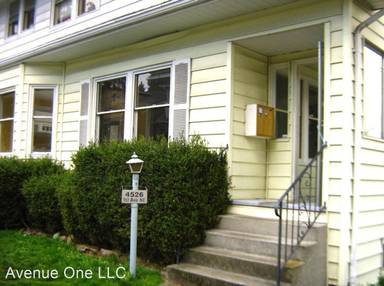 Main picture of 4526 1st Ave NE