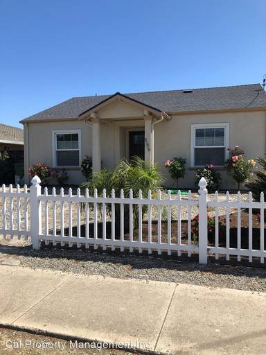 Main picture of 556 Belden St