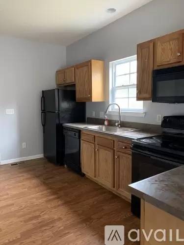 Main picture of 575 Manly Ave