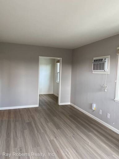 Main picture of 5824-5828 Montebello Park Way Apartments