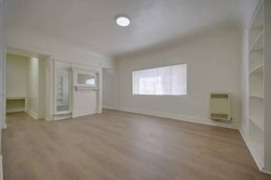 Main picture of 2125 Manitou Ave