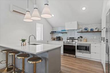 Main picture of 6115 Nieman Rd