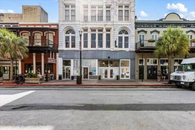 Main picture of 2111 Post Office St