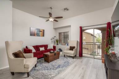 Main picture of 2550 W Deer Valley Rd