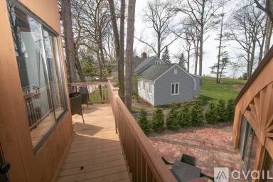 Main picture of 25140 Lake Rd