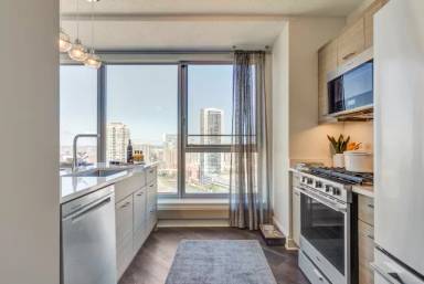 Main picture of 290 N Canal St