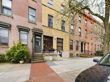 Main picture of 1726 Green St