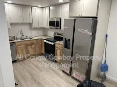 Main picture of 1710 Walsh Ct
