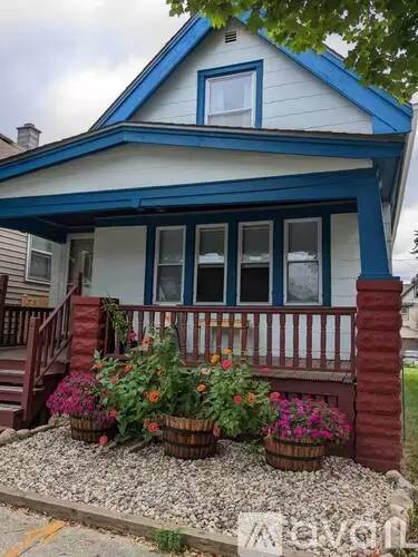 Main picture of 2417 N Pierce St