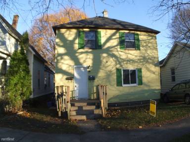 Main picture of 911 Dayton St SW