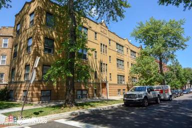 Main picture of 4844 N Rockwell St