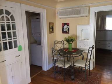 Main picture of 609 W 1st St