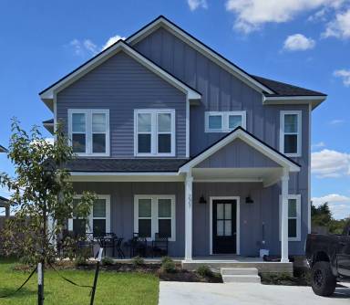 Main picture of 221 Richards 221