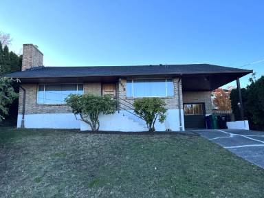 Main picture of 3719 38th Ave SW
