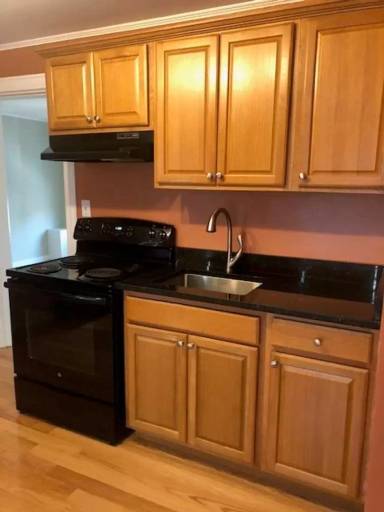 Main picture of 279 Brackett St