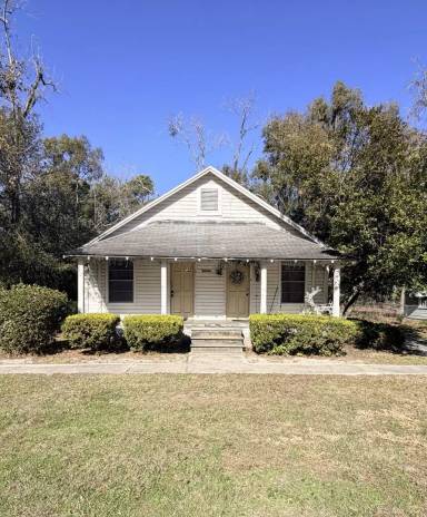 Main picture of 1406 River St