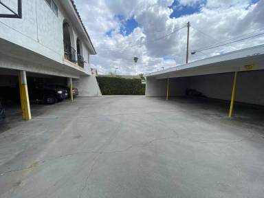 Main picture of 10500 La Reina Ave