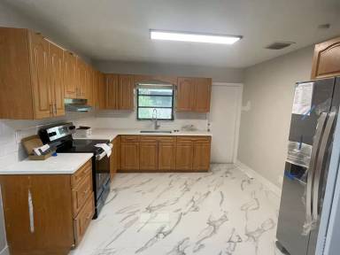 Main picture of 21119 E Dixie Hwy