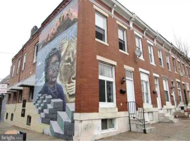 Main picture of 2922 E Monument St