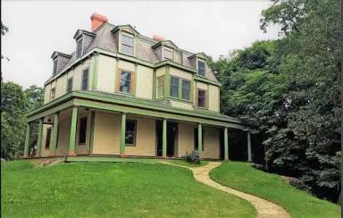 Main picture of 49 Cedar St