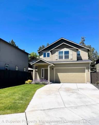 Main picture of 2939 NE Quiet Canyon Dr