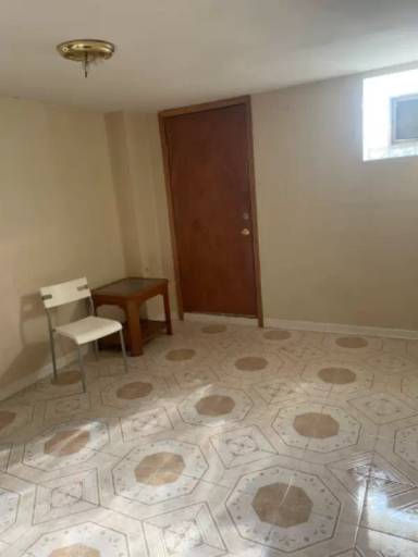 Main picture of 2873 S Farrell St
