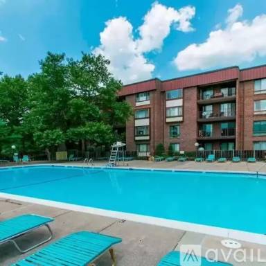 Main picture of 100 Roberts Ln