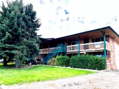 Main picture of 6155 Simms St