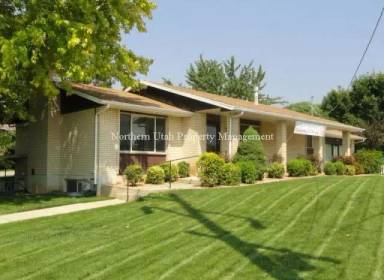 Main picture of 325 E Gordon Ave