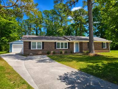 Main picture of 34 Heritage Ct