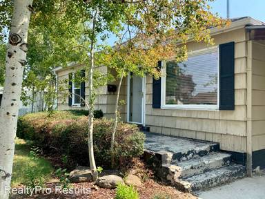 Main picture of 6161 S Cedar St